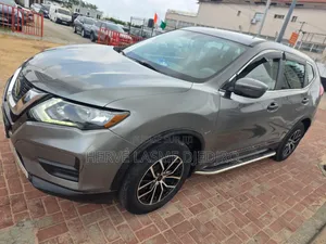 Nissan Rogue 2018 Gris