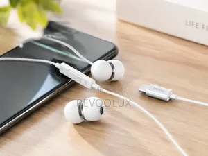 Écouteurs Type-C Stéréo BWOO HF157 – Son Clair & Appels HD !