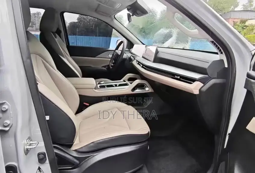 Changan Hunter Plus 2.0 Petrol 4x4 2025 Gris