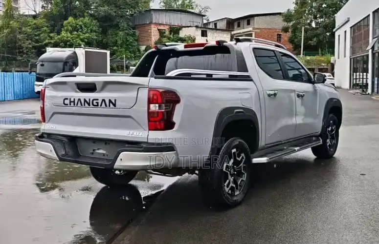 Changan Hunter Plus 2.0 Petrol 4x4 2025 Gris