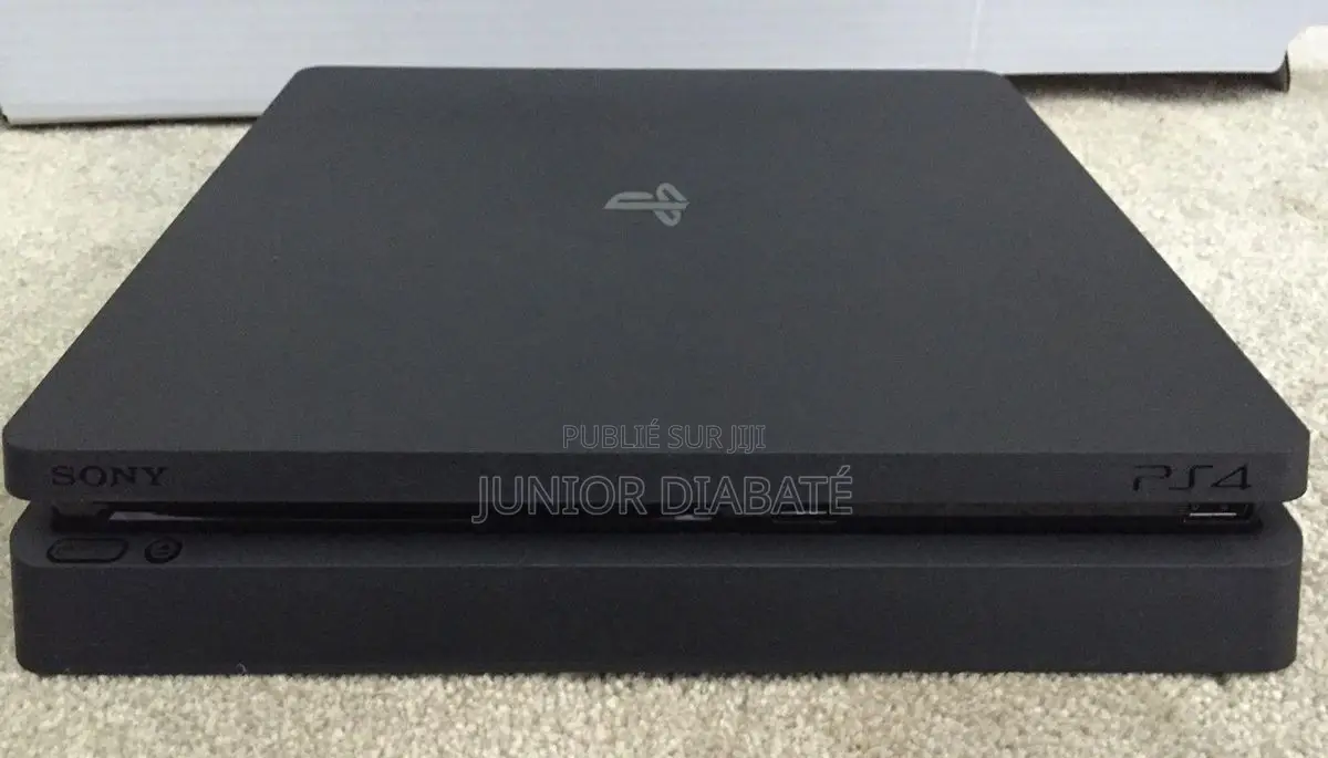 PlayStation 4 Slim