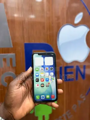 Apple iPhone 11 64 GB Noir