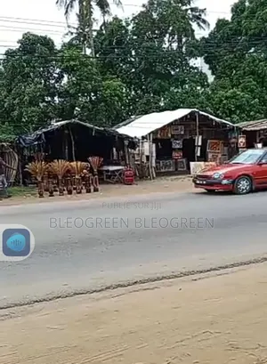 Vente Terrain Commercial en Bordure De La Voie De Bassam