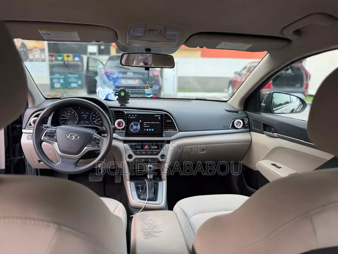 Hyundai Elantra 2018 Noir