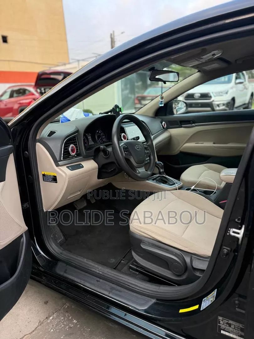 Hyundai Elantra 2018 Noir