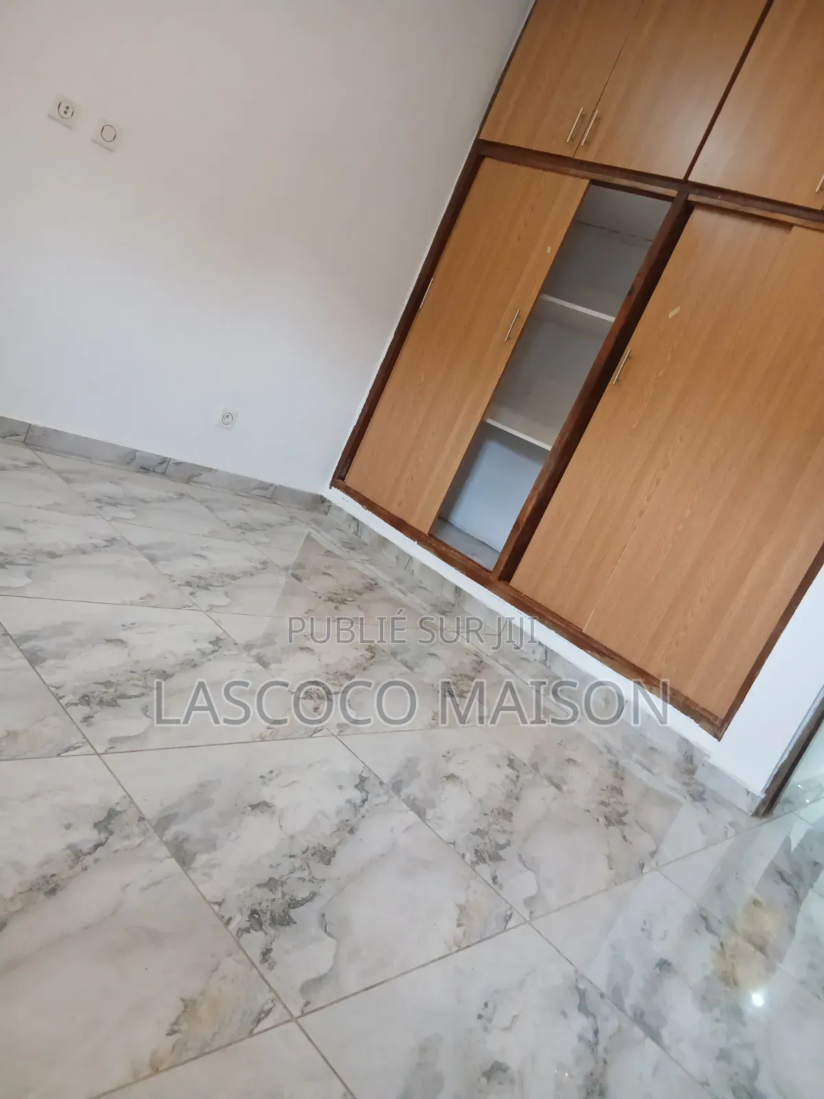 3chbre Appartement dans Lascoco Maison, Cocody à Louer