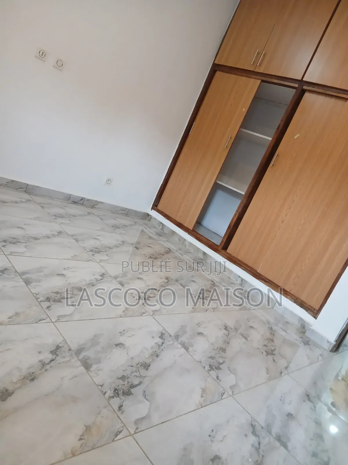 3chbre Appartement dans Lascoco Maison, Cocody à Louer