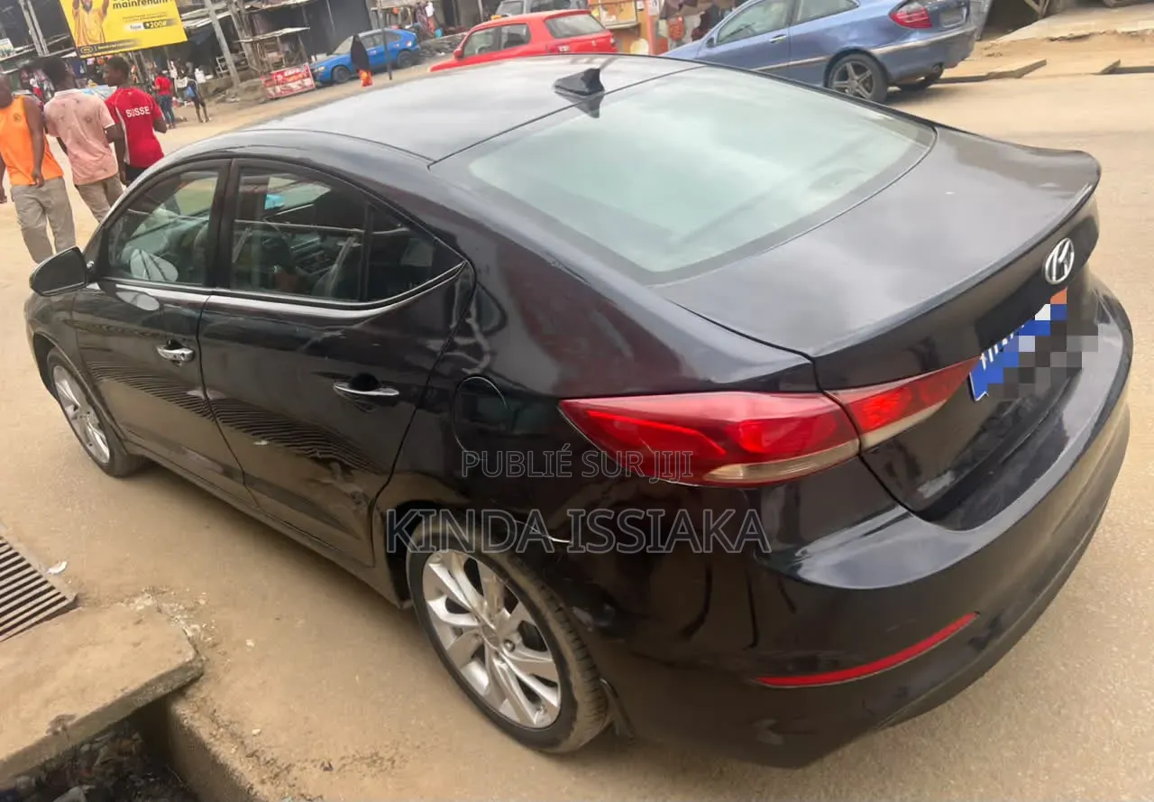 Hyundai Elantra 2018 Noir