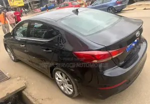 Hyundai Elantra 2018 Noir