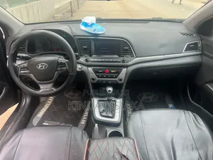 Hyundai Elantra 2018 Noir