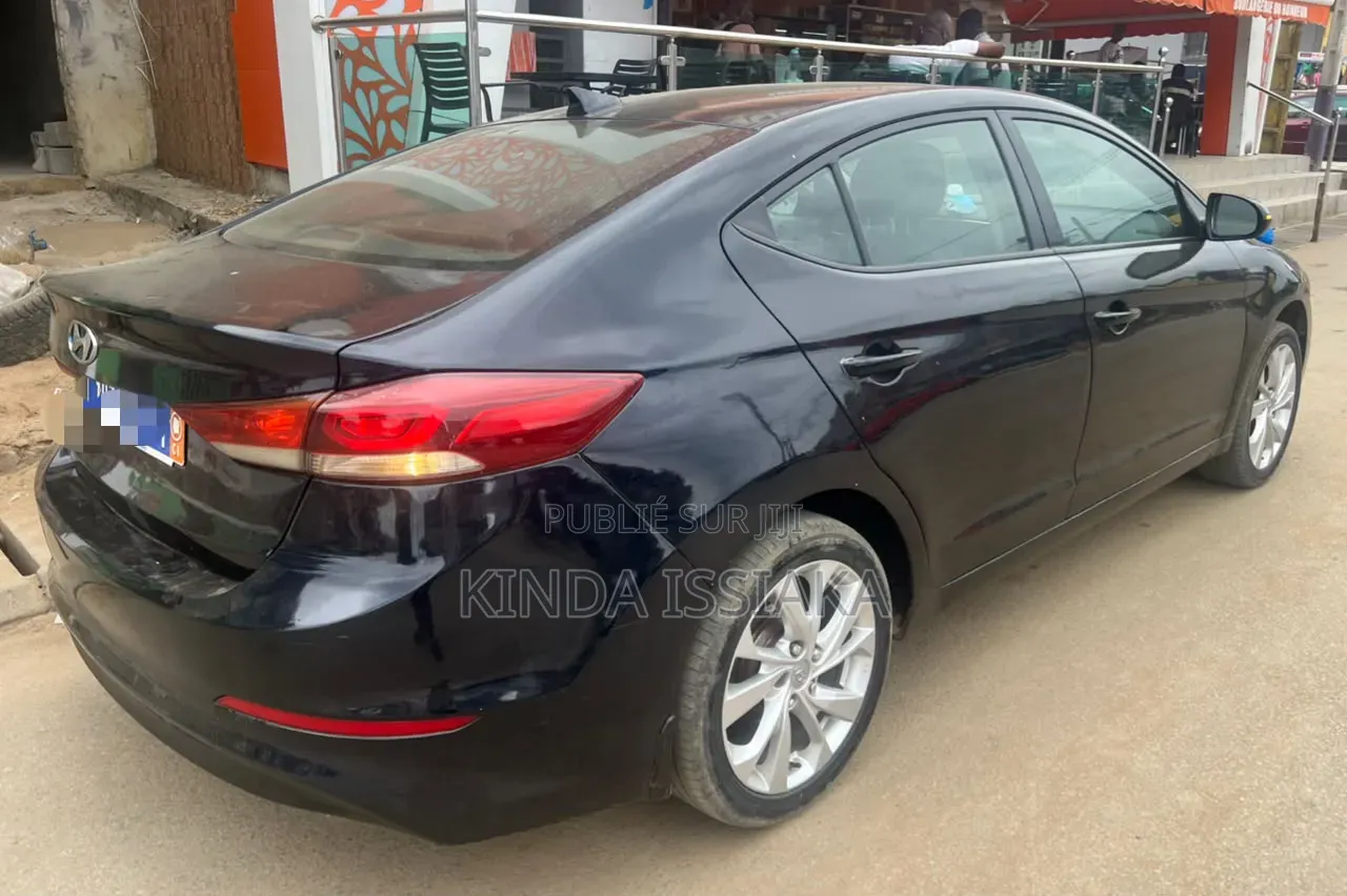 Hyundai Elantra 2018 Noir