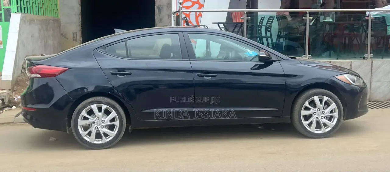 Hyundai Elantra 2018 Noir