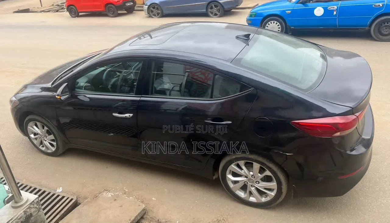 Hyundai Elantra 2018 Noir