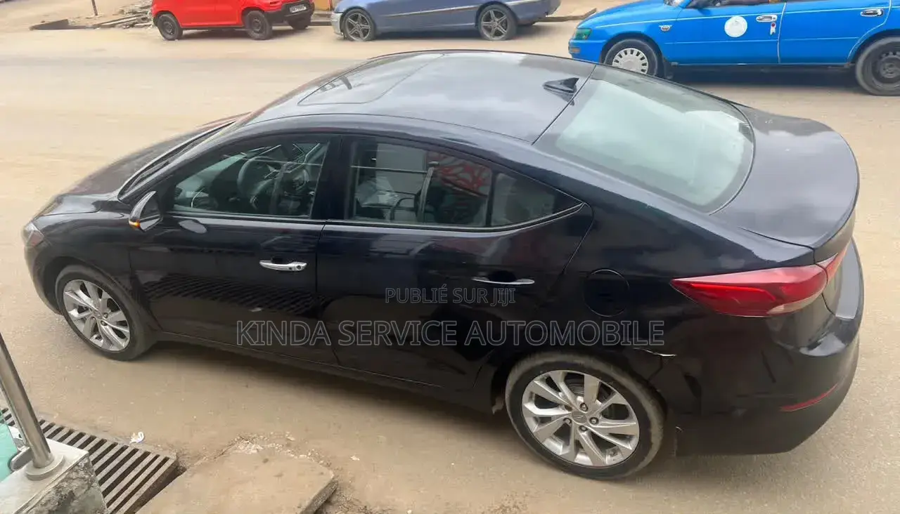 Hyundai Elantra 2018 Noir