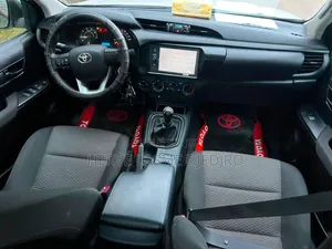 Toyota Hilux 2024 Blanc