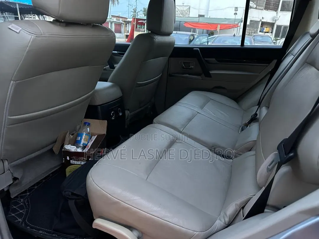 Mitsubishi Pajero 2017 Gris