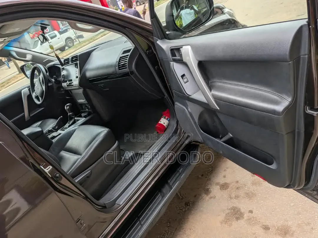 Toyota Land Cruiser Prado 2021 Noir