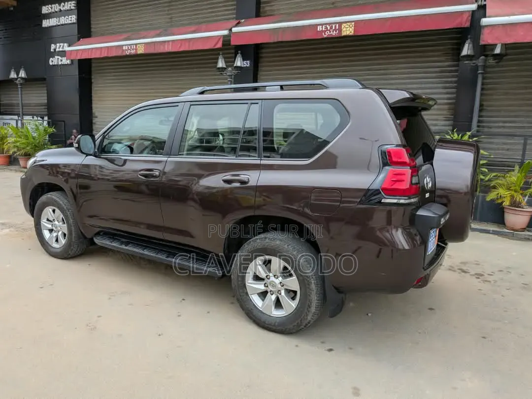 Toyota Land Cruiser Prado 2021 Noir
