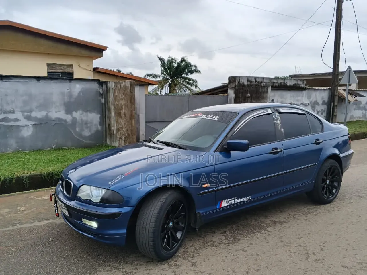 BMW 318i 2004 Bleu
