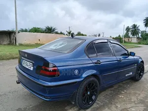 BMW 318i 2004 Bleu