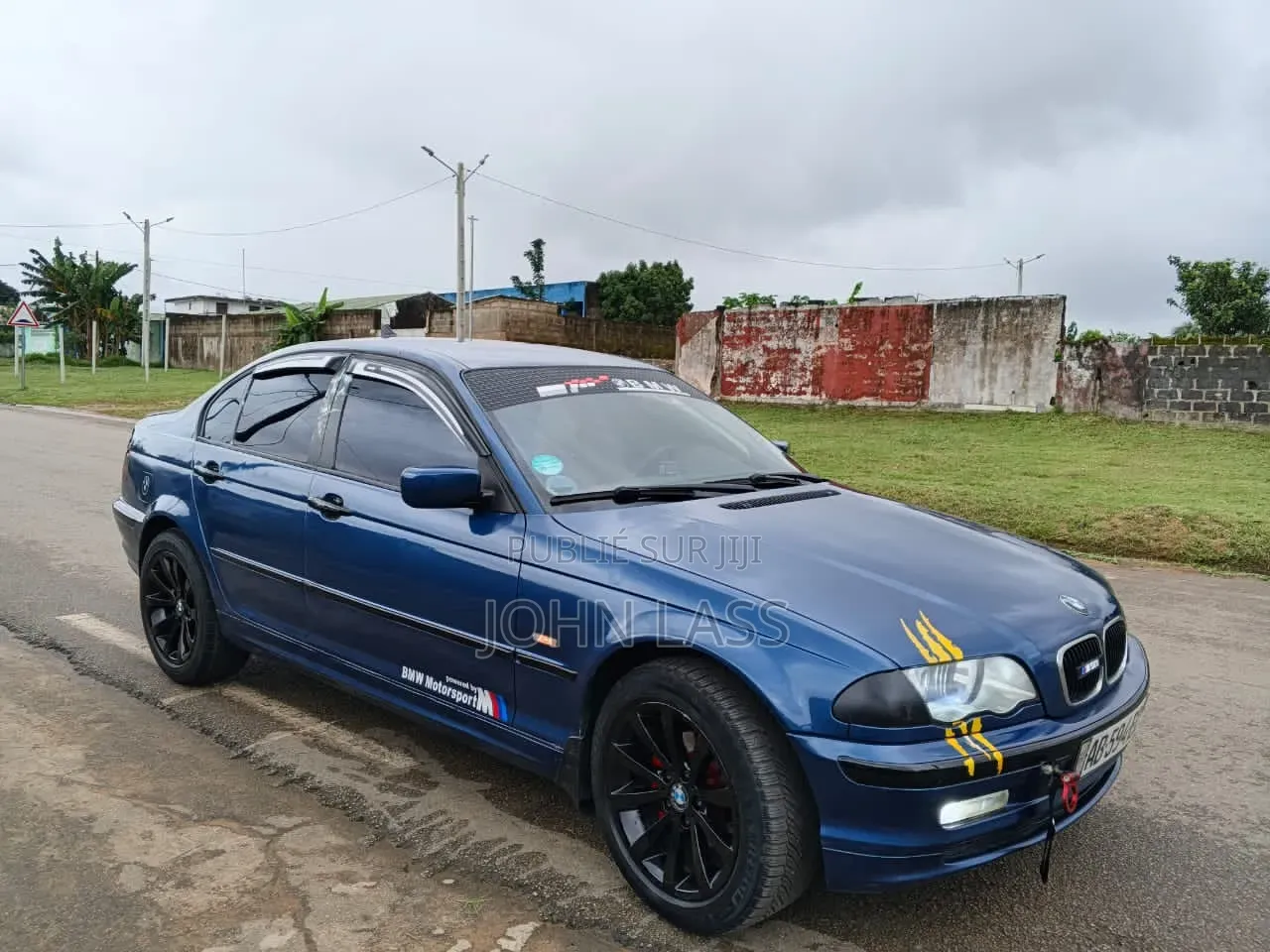 BMW 318i 2004 Bleu