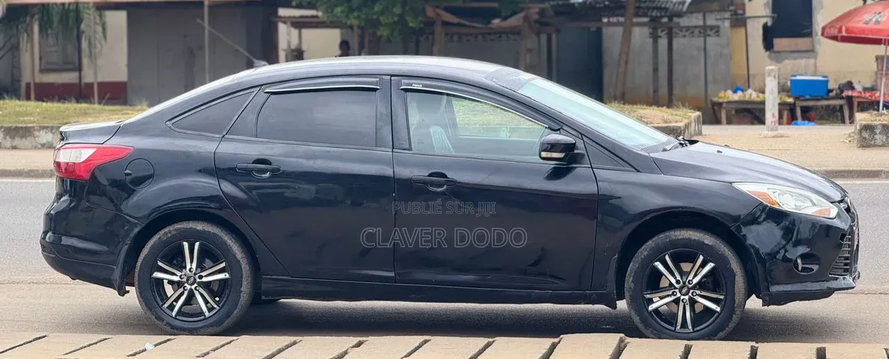 Ford Focus 2012 Noir