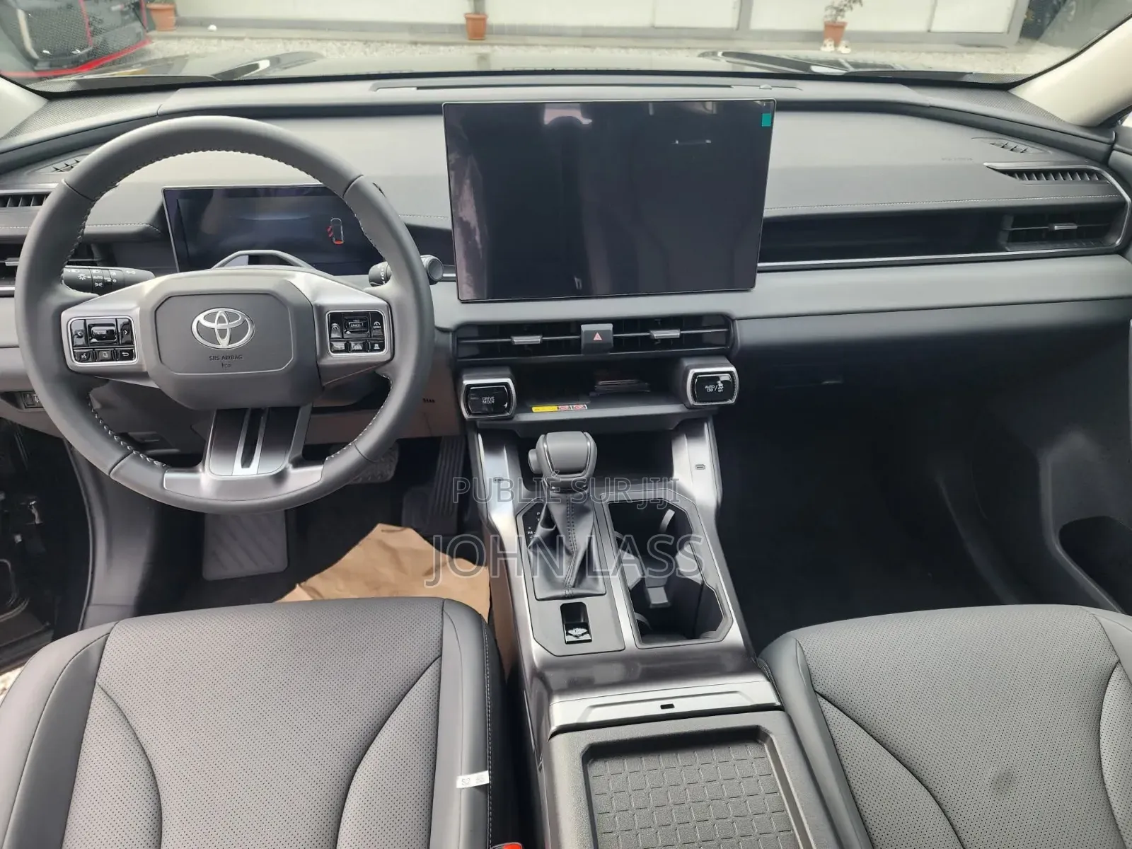 Nouveau Toyota RAV4 2026 Noir
