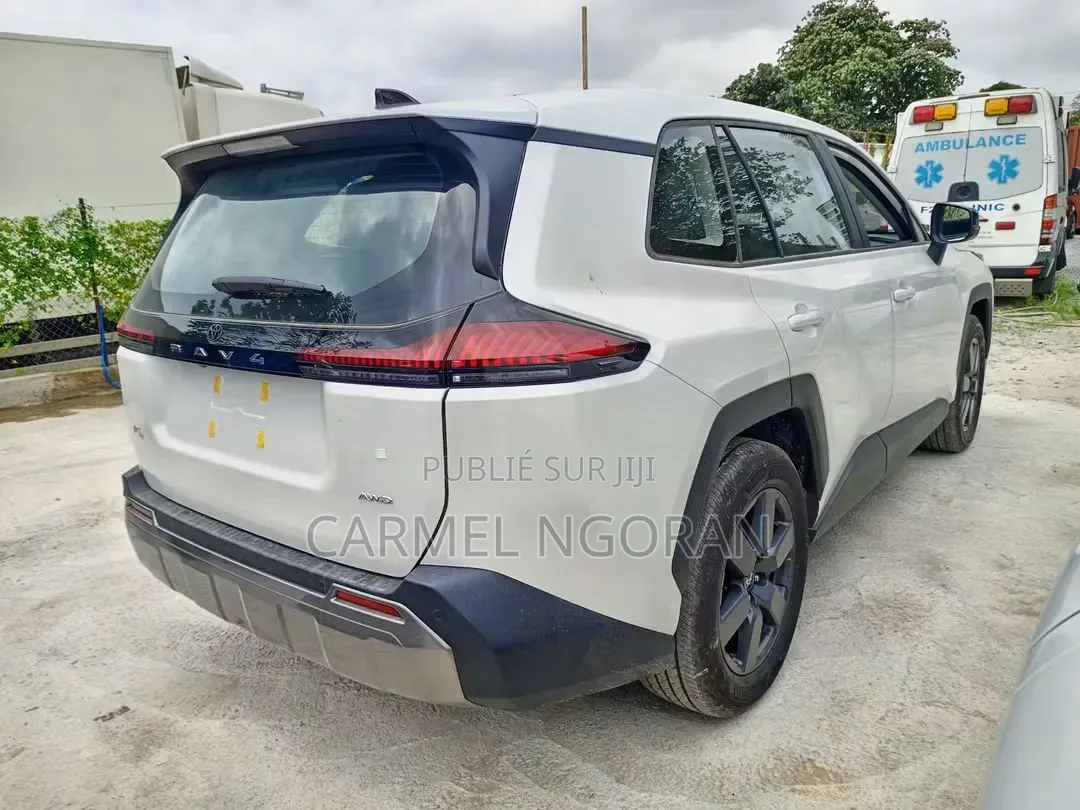 Nouveau Toyota RAV4 2026 Blanc