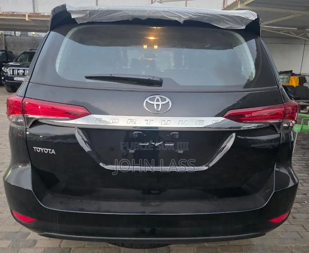 Nouveau Toyota Fortuner 2025 Noir