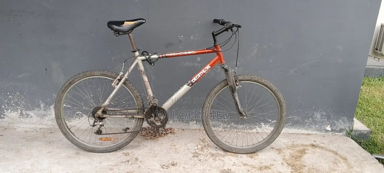 Vélo 27 VTT Decathlon 2e Main a Vendre