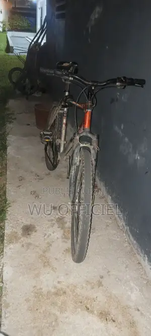 Vélo 27 VTT Decathlon 2e Main a Vendre