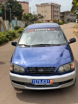 Toyota Picnic 2000 Bleu