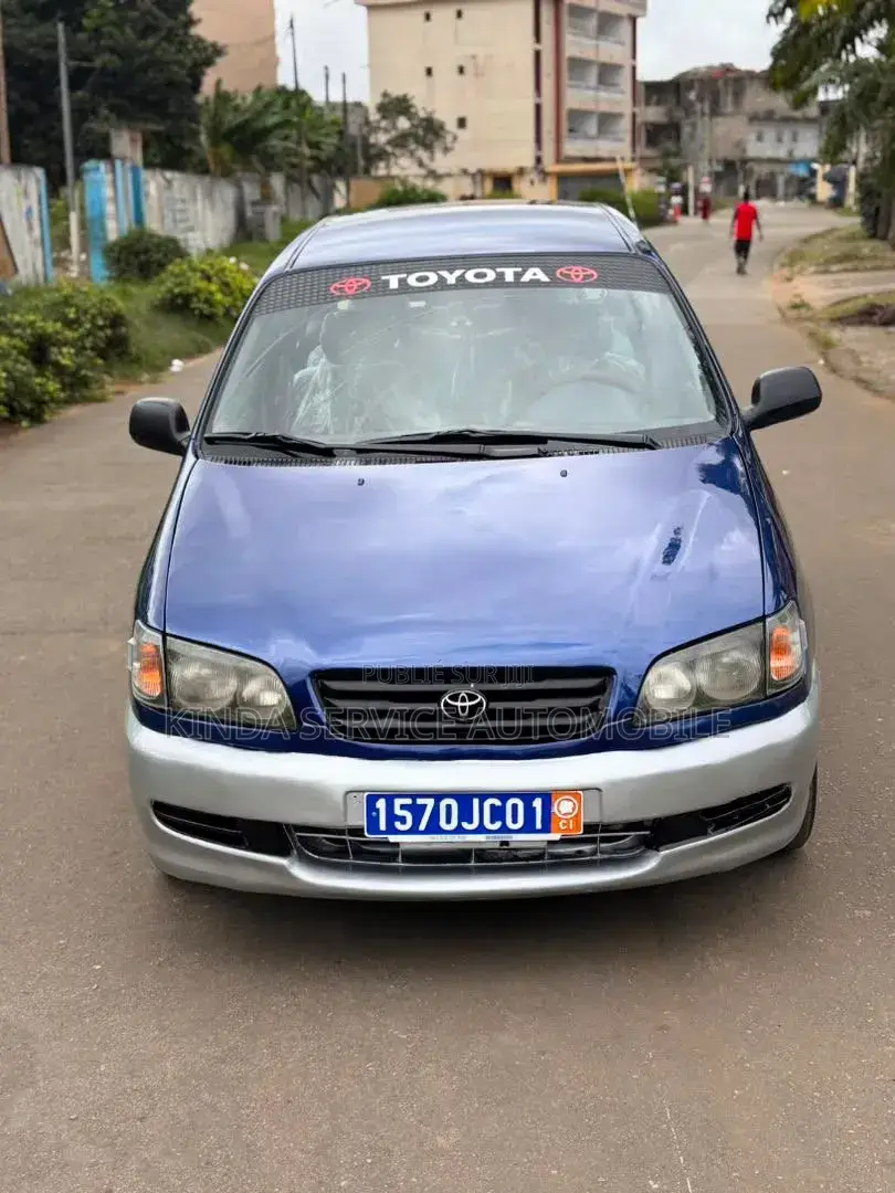 Toyota Picnic 2000 Bleu