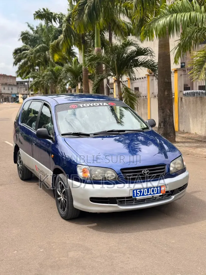 Toyota Picnic 2000 Bleu