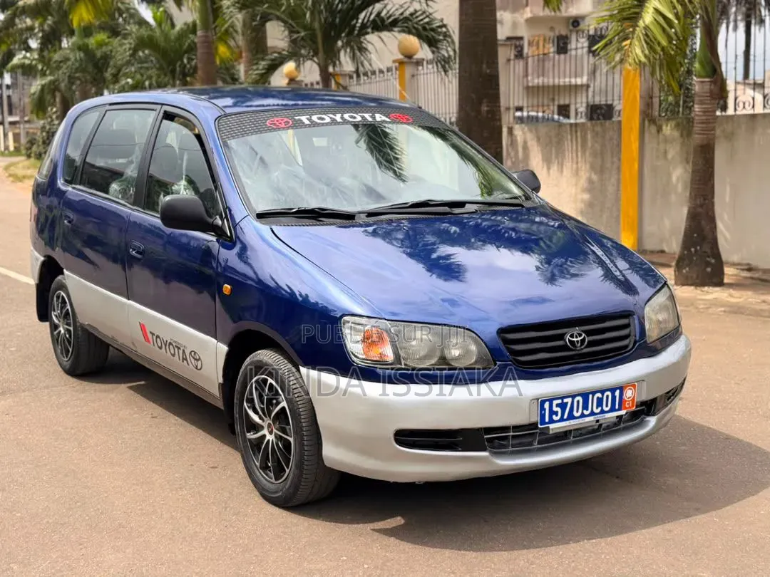 Toyota Picnic 2000 Bleu