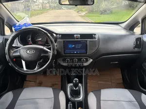 Kia Rio 2016 Gris