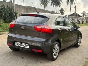 Kia Rio 2016 Gris