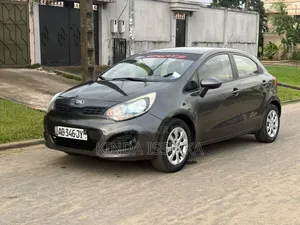 Kia Rio 2016 Gris