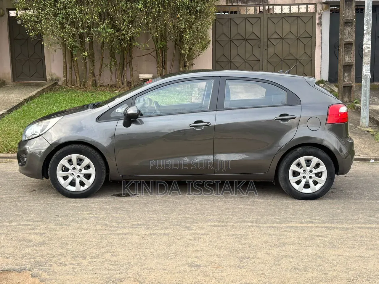 Kia Rio 2016 Gris