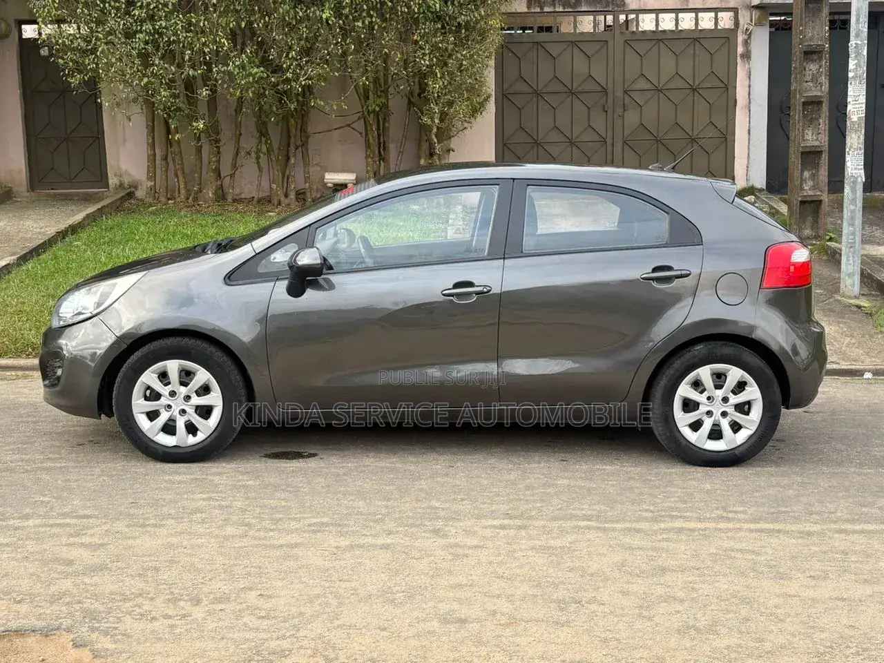 Kia Rio 2016 Gris