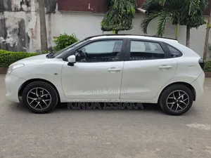 Toyota Starlet 2022 Blanc cassé