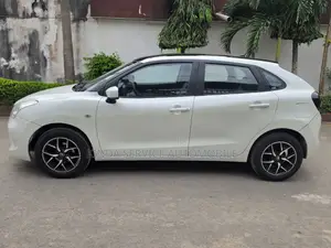Toyota Starlet 2022 Blanc cassé