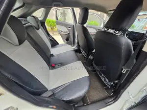 Toyota Starlet 2022 Blanc cassé