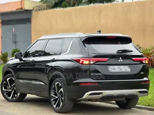Mitsubishi Outlander 2025 Gris