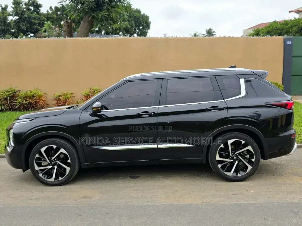 Mitsubishi Outlander 2025 Gris