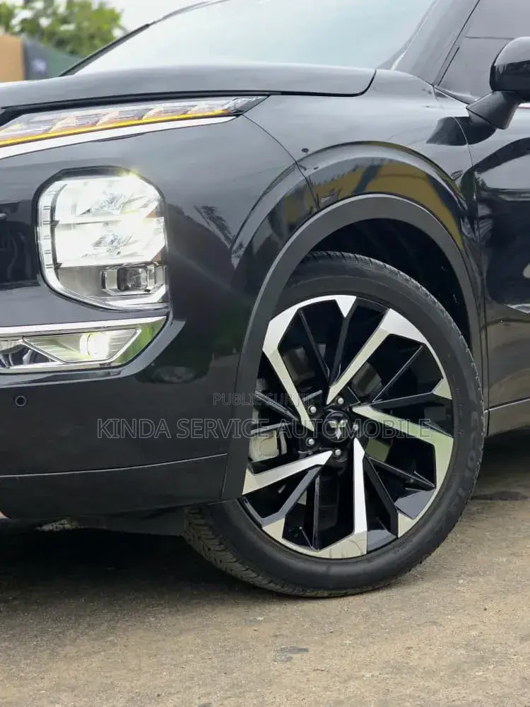 Mitsubishi Outlander 2025 Gris