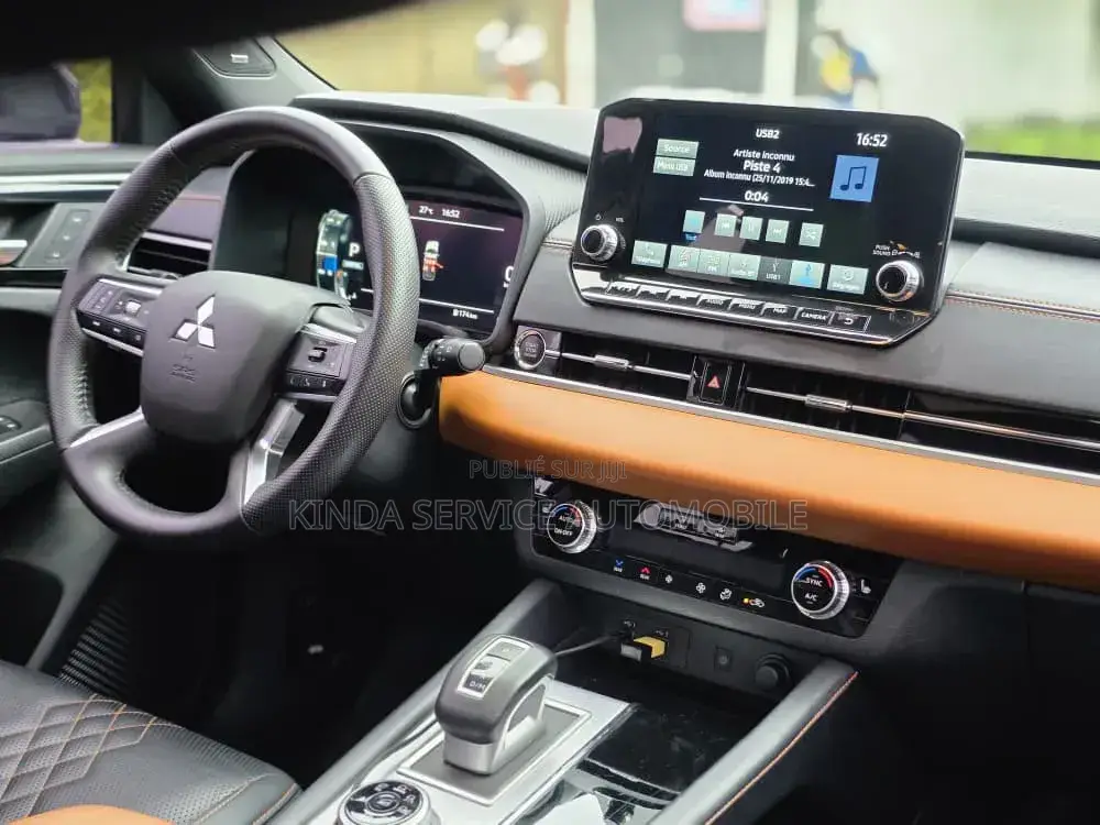 Mitsubishi Outlander 2025 Gris