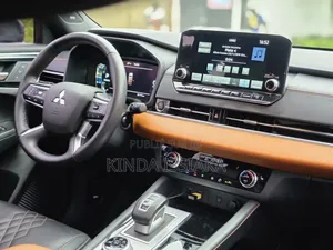 Mitsubishi Outlander 2025 Gris