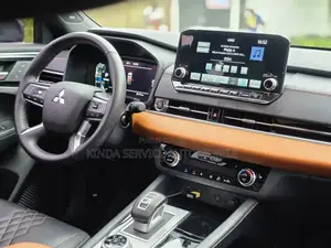 Mitsubishi Outlander 2025 Gris