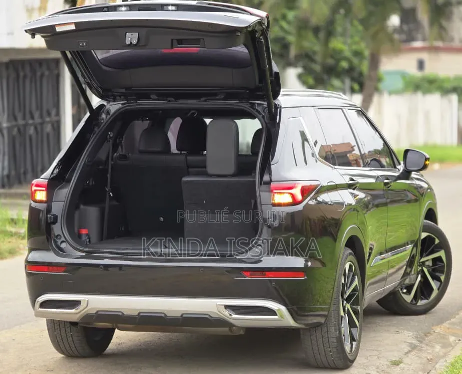 Mitsubishi Outlander 2025 Gris